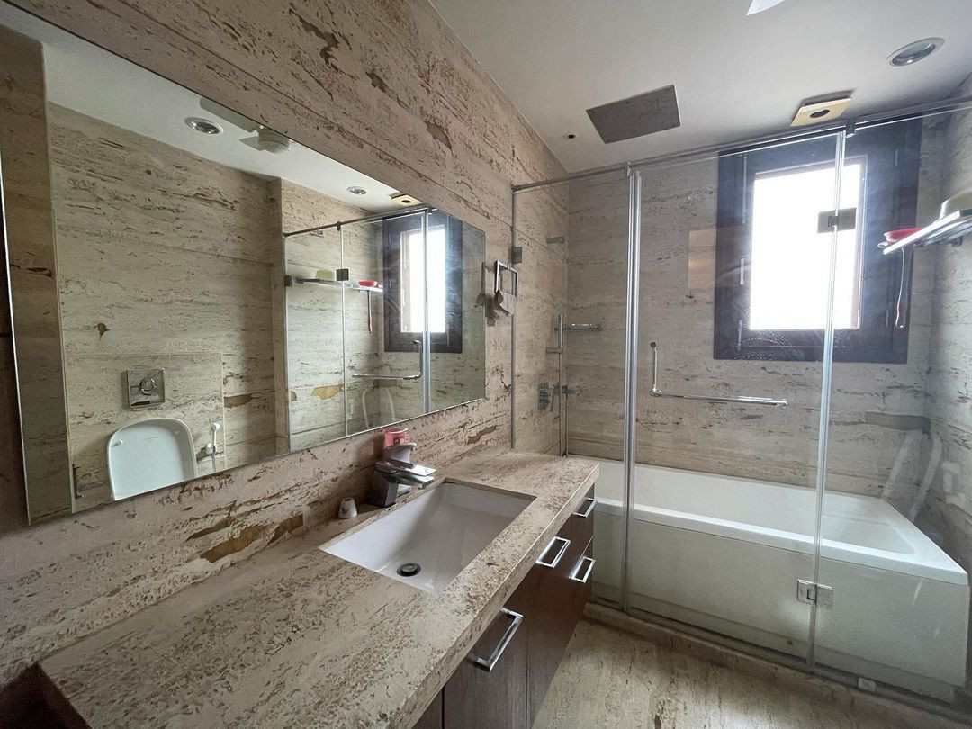 Luxury Apartment in Vasant Vihar, Delhi, India -110057 photo 4