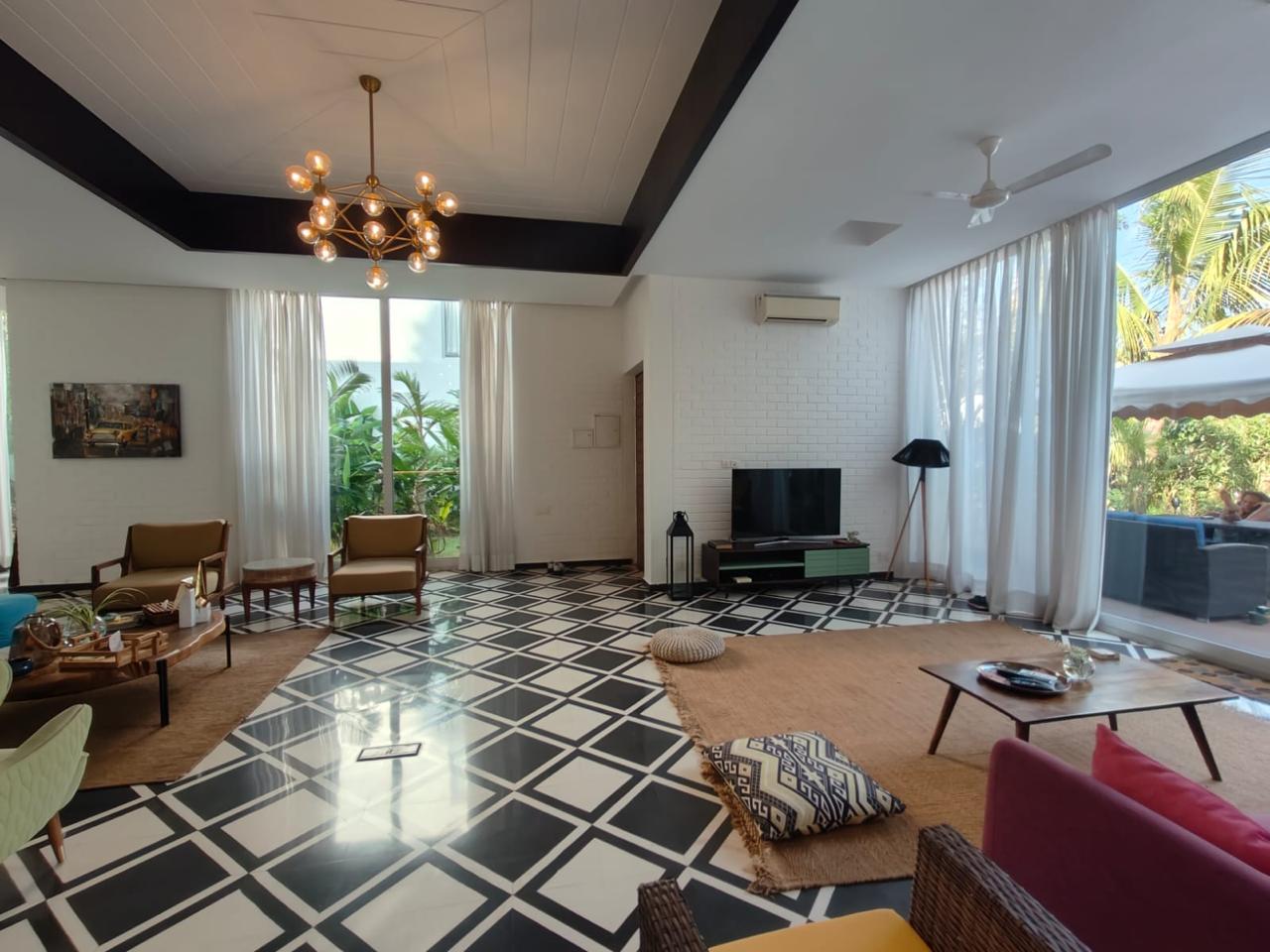 Villa For Sale photo 2