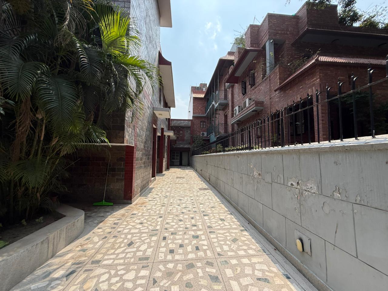 Bungalow, Sector 15A photo 3