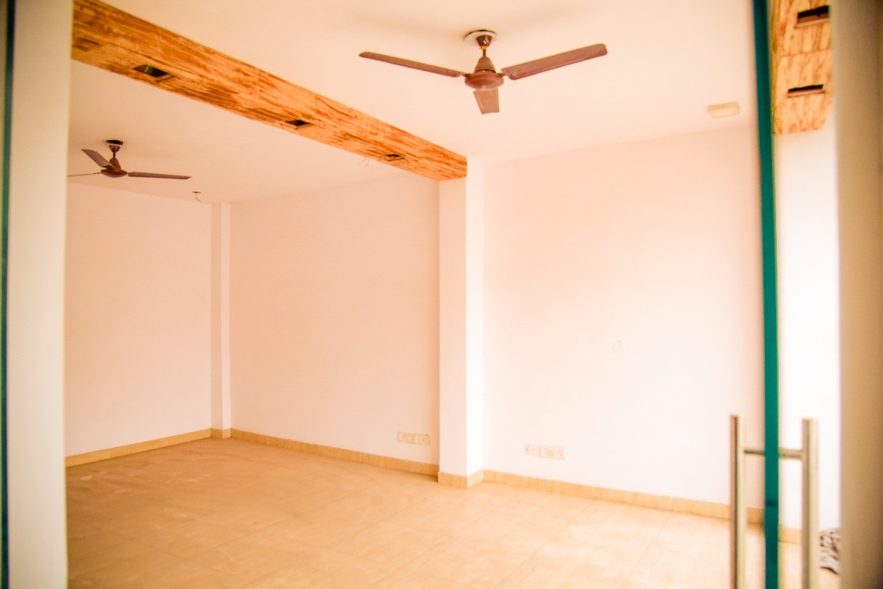 Independent Commercial Building, Adchini Main Road, South Delhi, Delhi-110017 photo 2