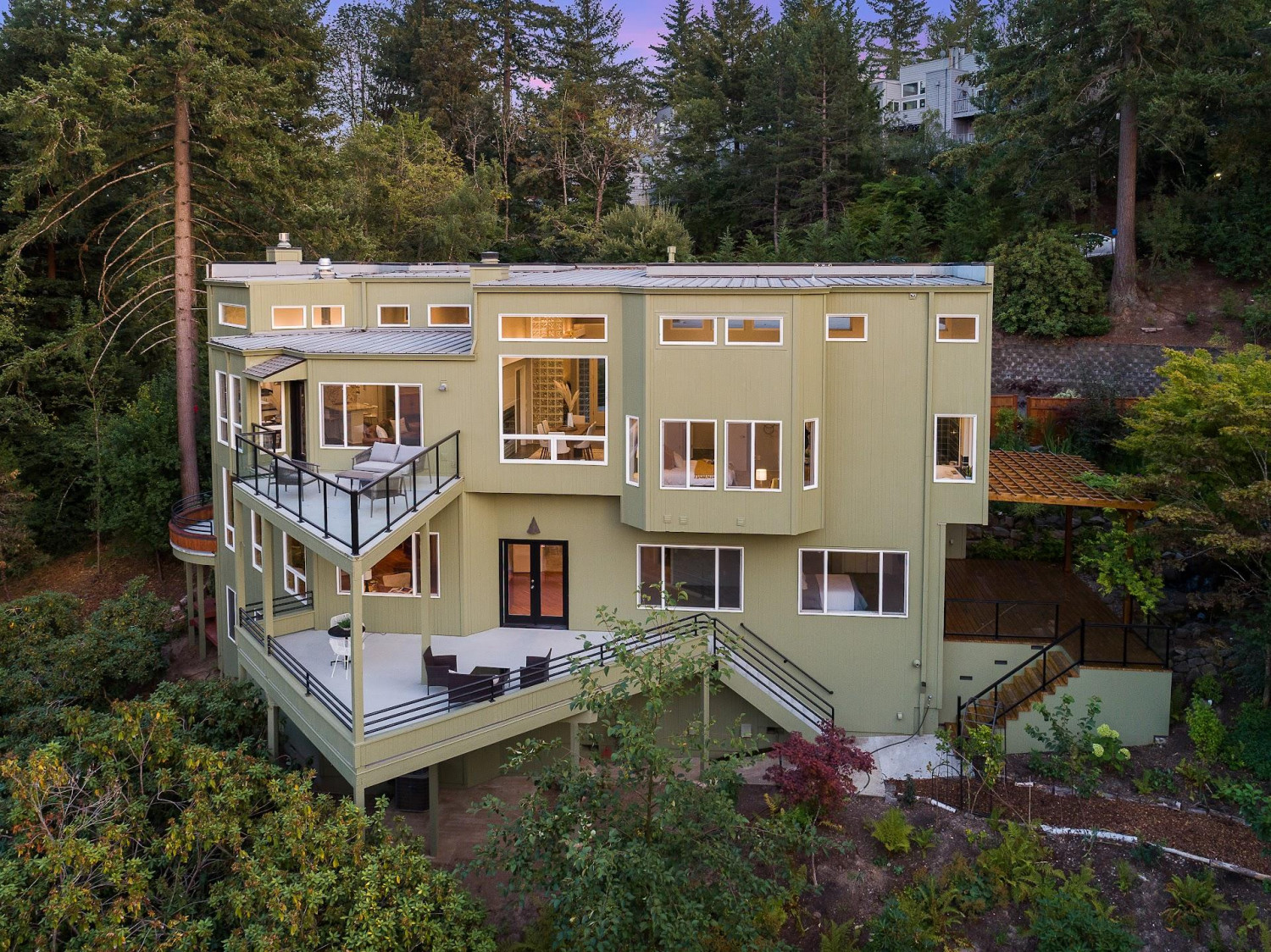 55 Eagle Crest Dr Lake Oswego, OR 97035