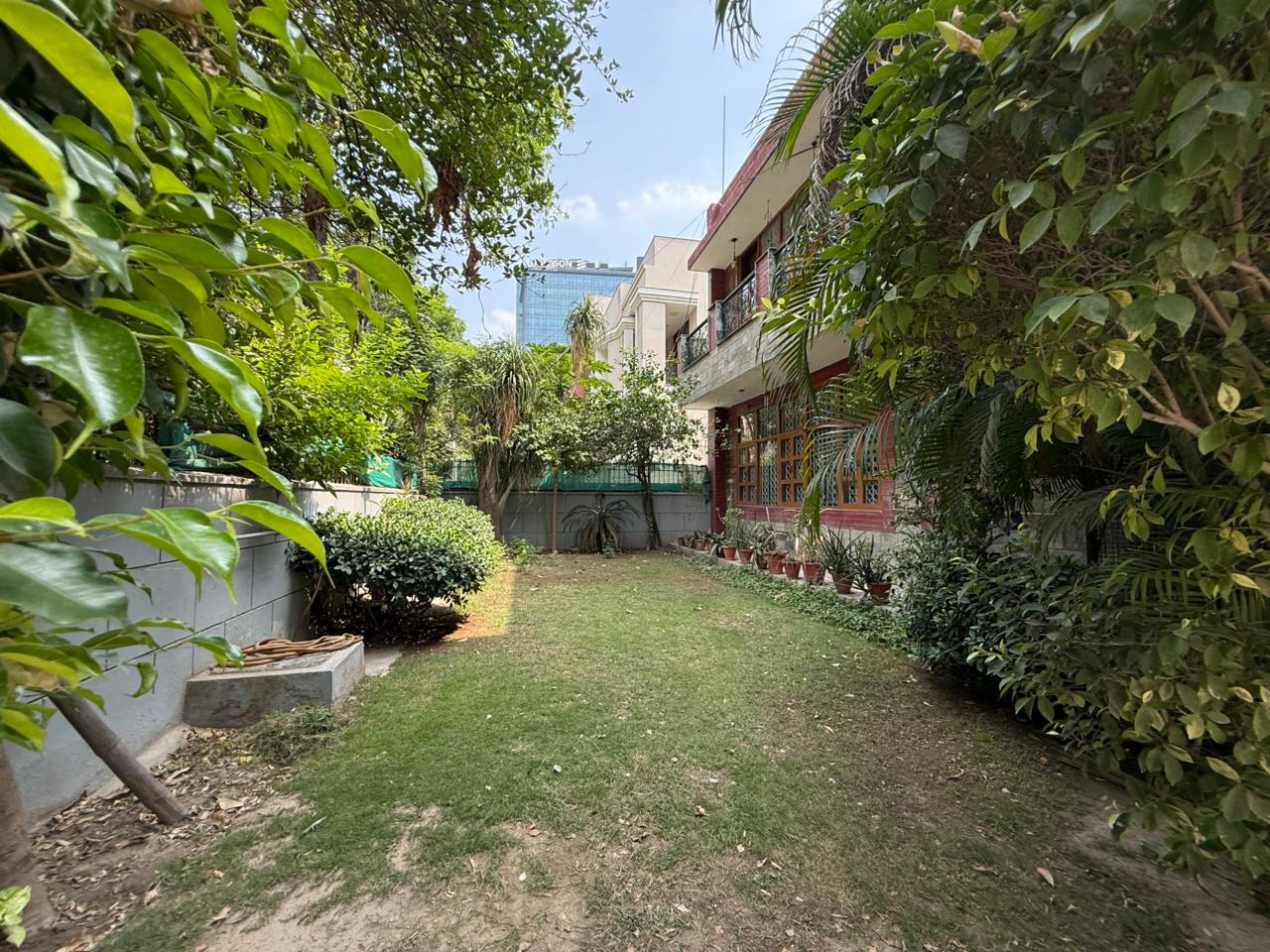 Bungalow, Sector 15A photo 5